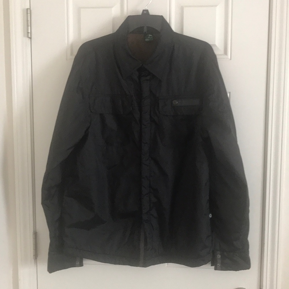 Volcom shacket, size M.